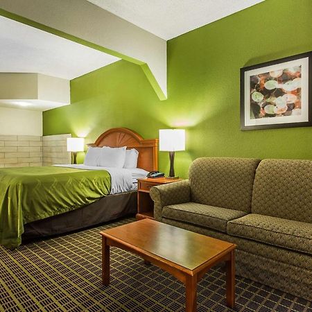 Quality Inn & Suites Orangeburg Esterno foto