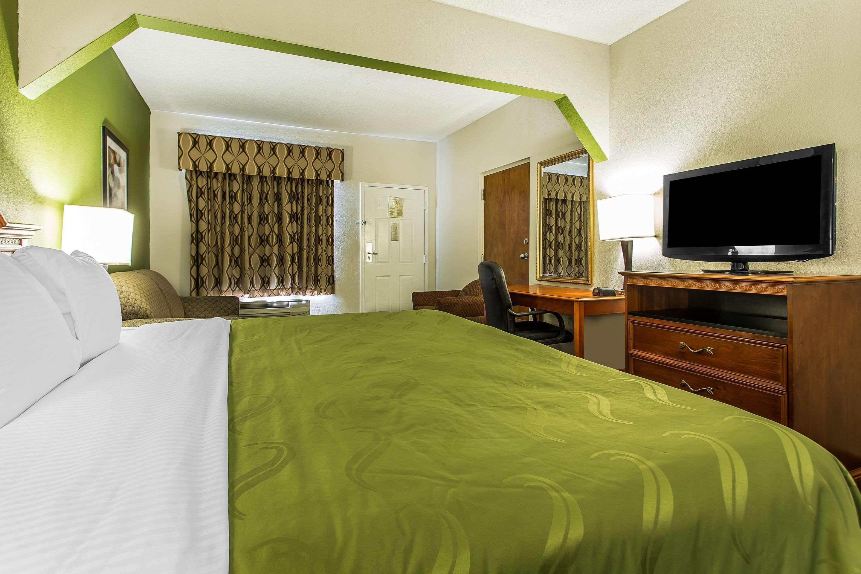 Quality Inn & Suites Orangeburg Esterno foto