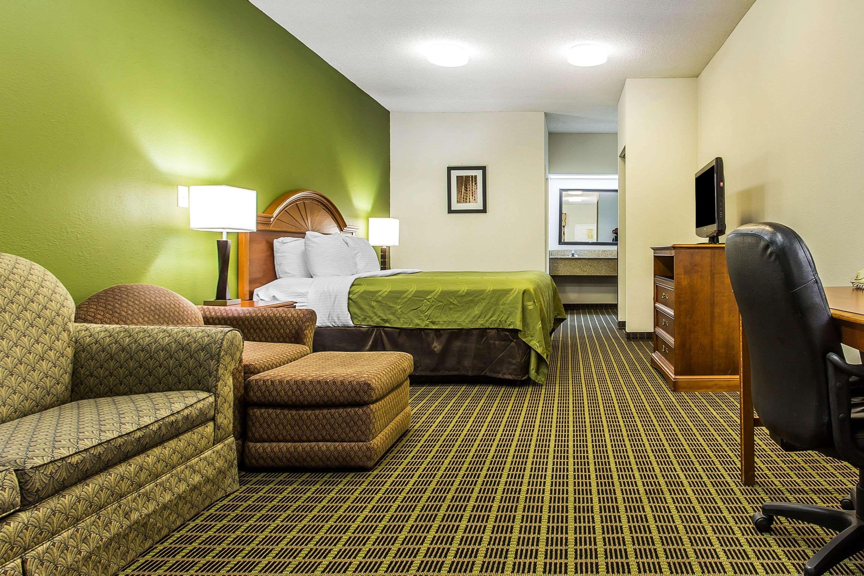 Quality Inn & Suites Orangeburg Esterno foto