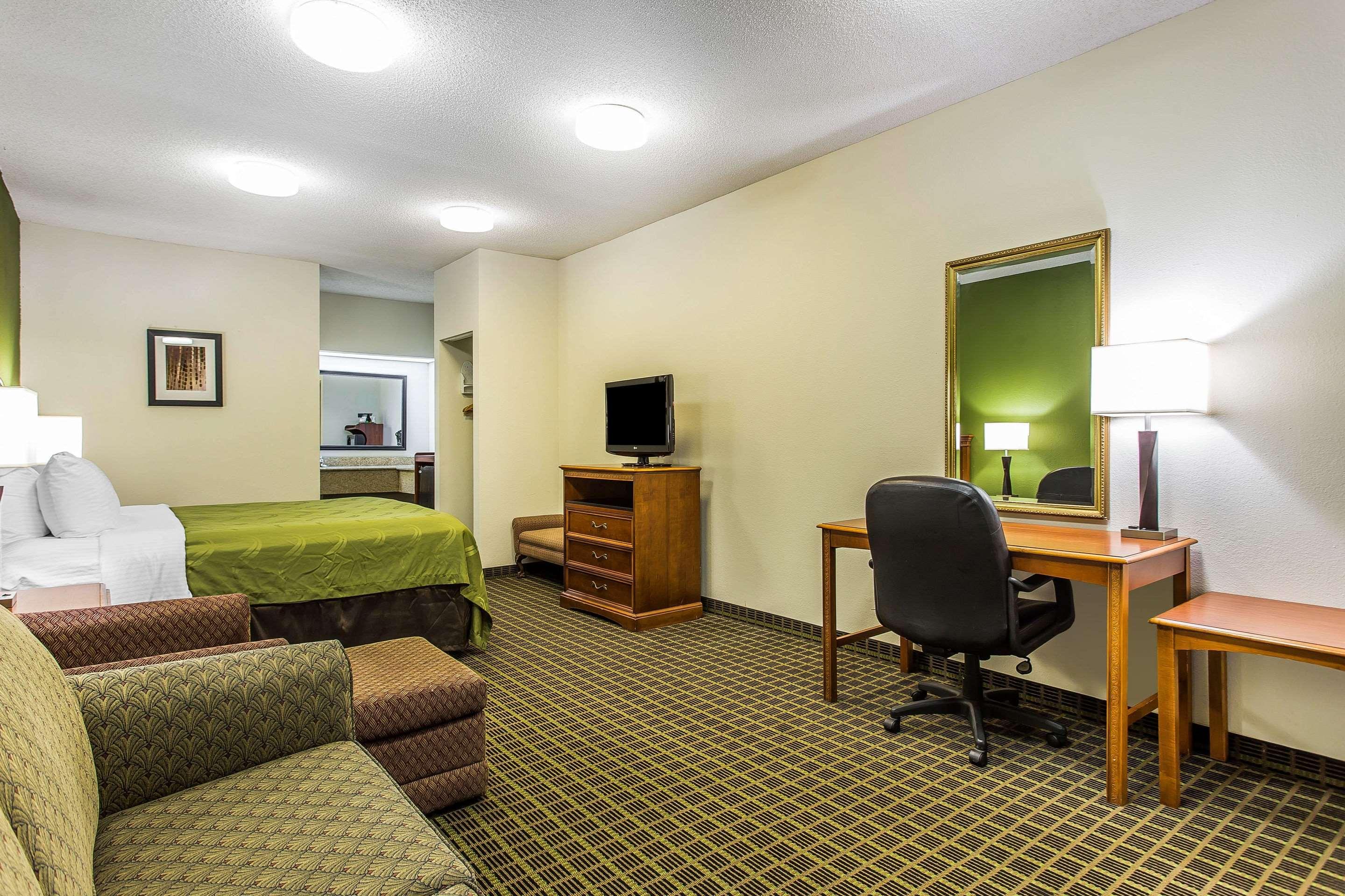 Quality Inn & Suites Orangeburg Esterno foto