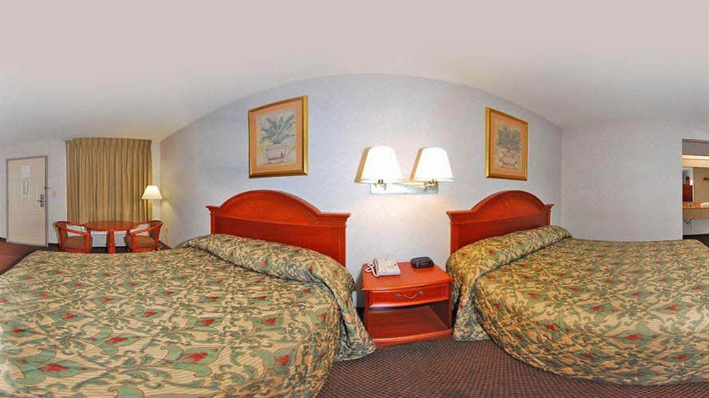 Quality Inn & Suites Orangeburg Esterno foto