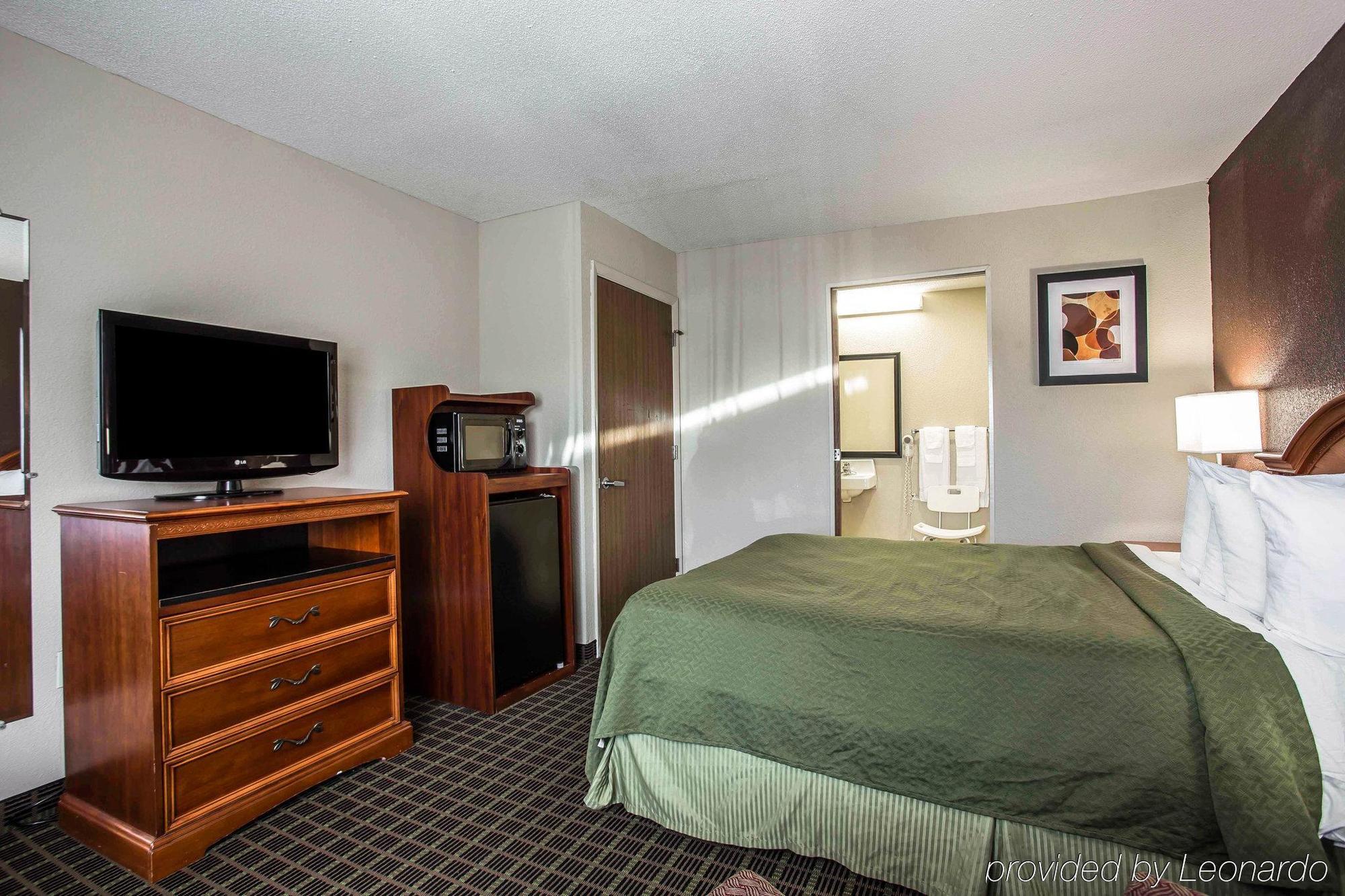 Quality Inn & Suites Orangeburg Esterno foto