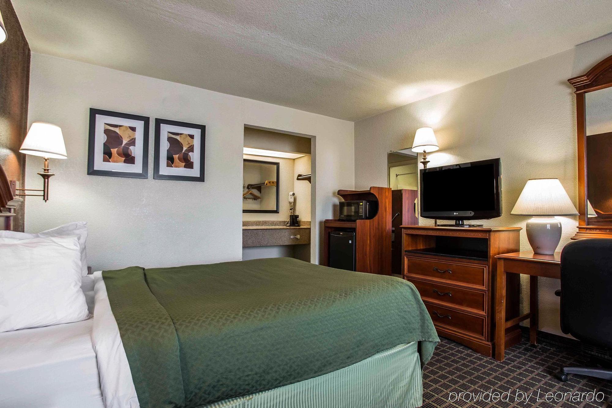 Quality Inn & Suites Orangeburg Esterno foto