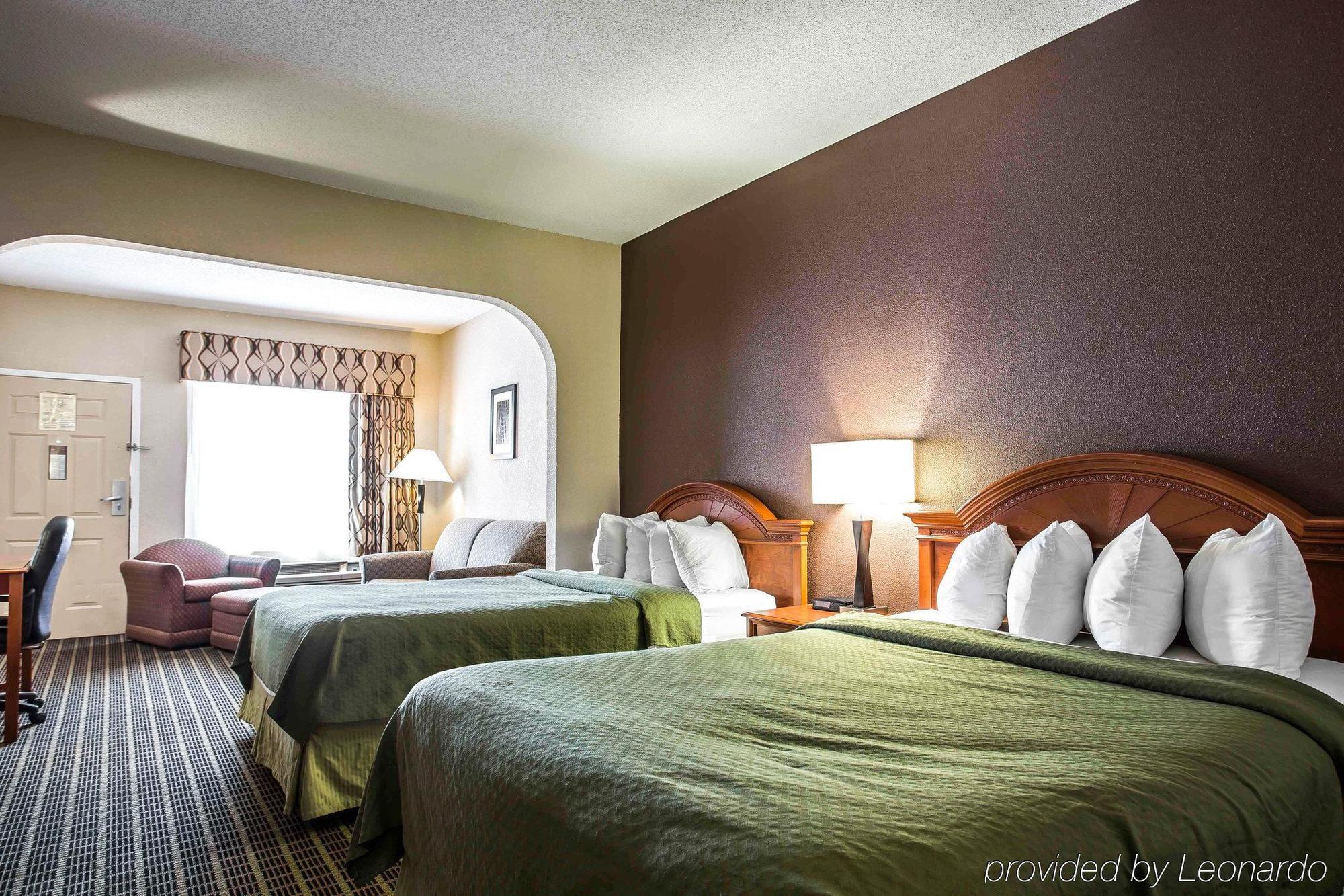 Quality Inn & Suites Orangeburg Esterno foto