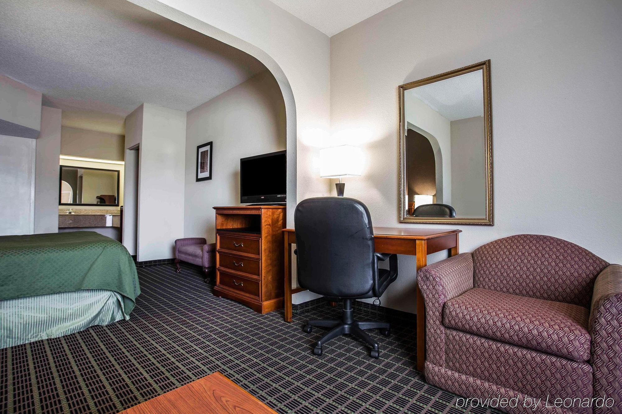 Quality Inn & Suites Orangeburg Esterno foto