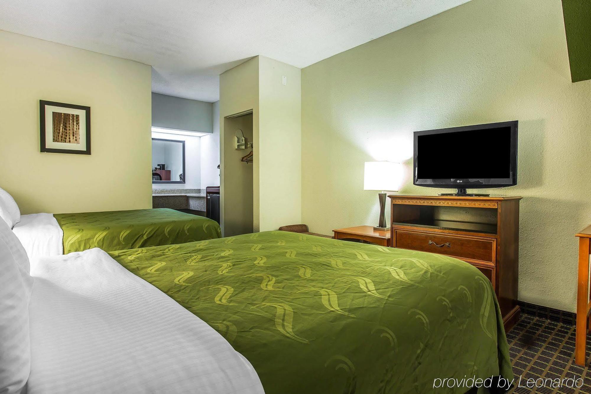 Quality Inn & Suites Orangeburg Esterno foto