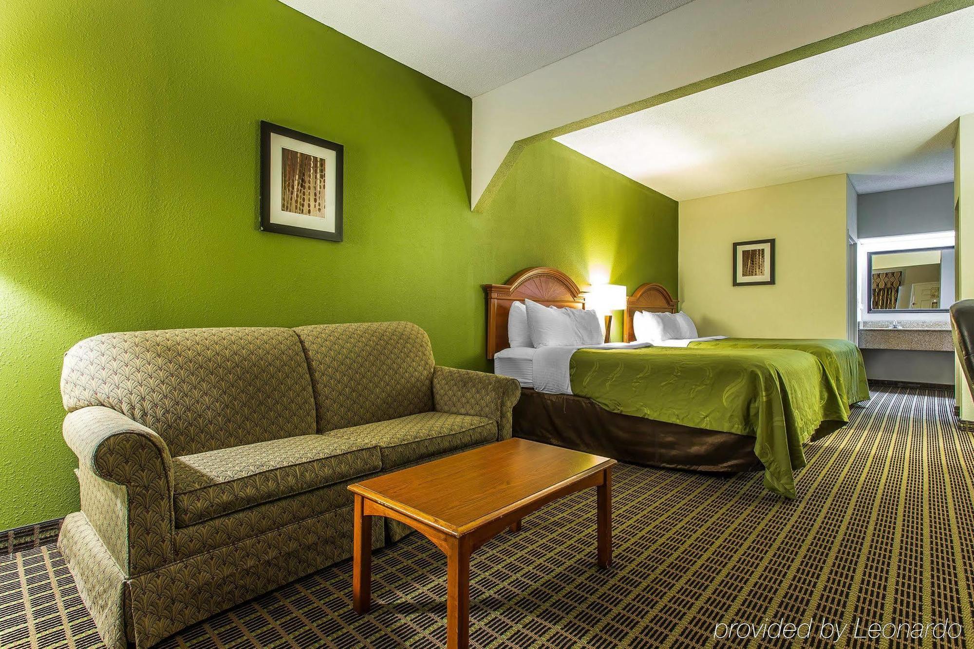 Quality Inn & Suites Orangeburg Esterno foto