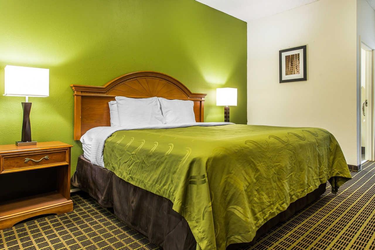 Quality Inn & Suites Orangeburg Esterno foto